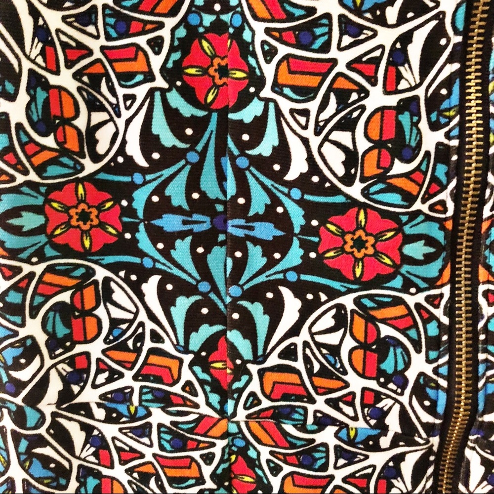 Patterned Cut Out Dress - Picture 4 of 4
